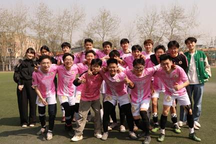 英国365集团网站本科生男子足球队勇夺2022-2023赛季法乙冠军