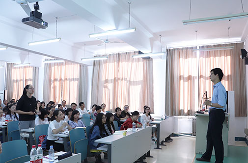 英国365集团网站工商管理专业2017级本科生入门导论课程顺利进行