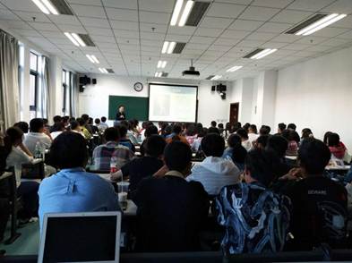 英国365集团网站工商管理专业2018级本科生入门导论课程顺利进行