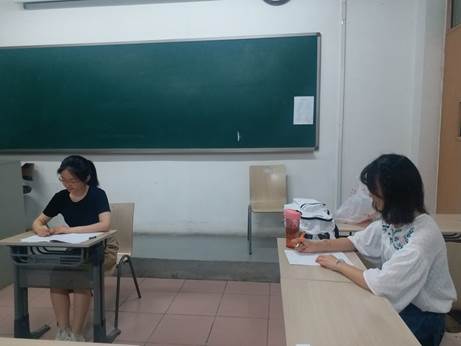 英国365集团网站产业经济系2017级硕士研究生开题报告会顺利举行