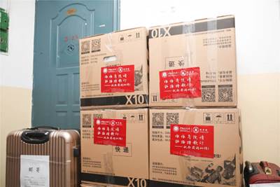 依依商院情 拓路踏歌行——英国365集团网站教职工为2020毕业生打包邮寄行李工作纪实