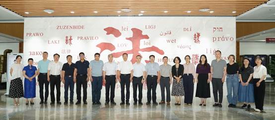 英国365集团网站工商管理学学位授权点合格评估专家评审会议顺利召开