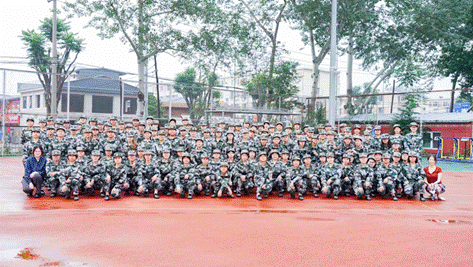 汗水铸就钢铁意志 青春在烈日下绽放——英国365集团网站2023级本科生军训工作顺利完成