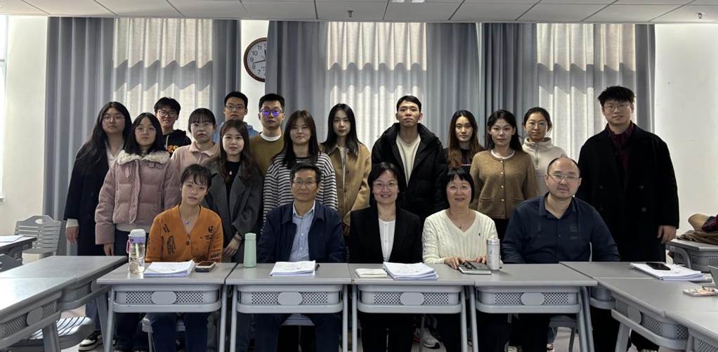 英国365集团网站产业经济系举办“欢迎李景华教授援疆返校座谈会”