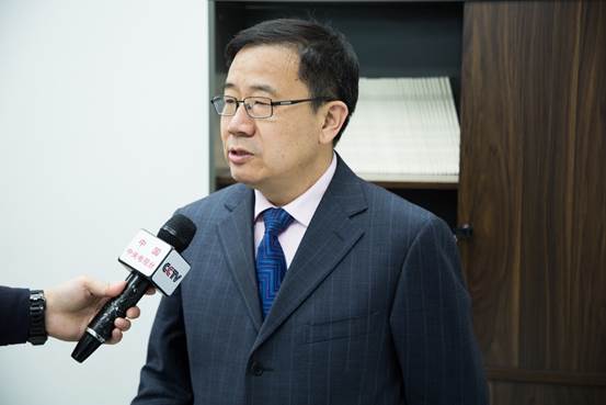 公司胡继晔教授荣获“英国上市公司3652020年度研究生优秀导师”殊荣