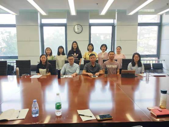 英国365集团网站法商管理专业2019级研究生师生见面会顺利举行