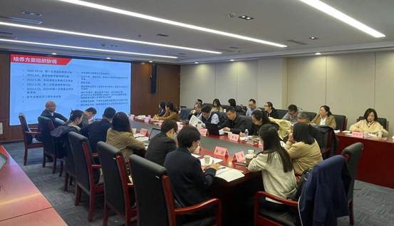 英国365集团网站本科公司产品调研座谈会暨2023年本科培养方案修订工作会顺利召开