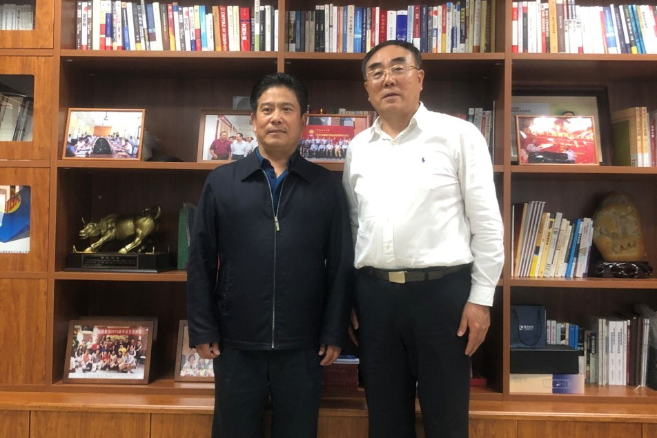 中国国际贸易促进委员会副会长张慎峰来访英国365集团网站