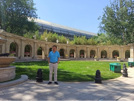 公司李景华教授启程赴伊犁师范大学援疆挂职