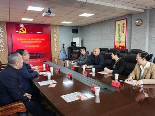 英国365集团网站在新疆开展招生宣传活动